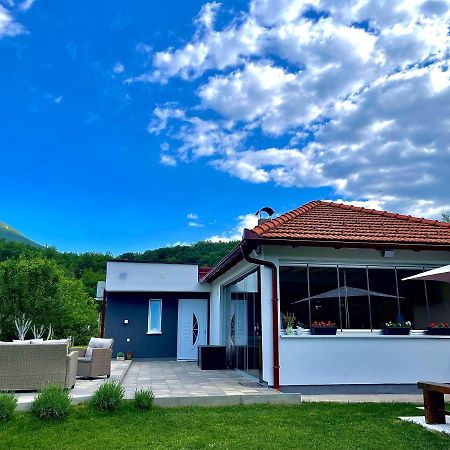 Villa Crystal Racic à Bihać Extérieur photo